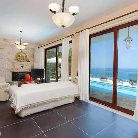 Villa Koroni Sleeps 7 Pool Air Con Wifi *